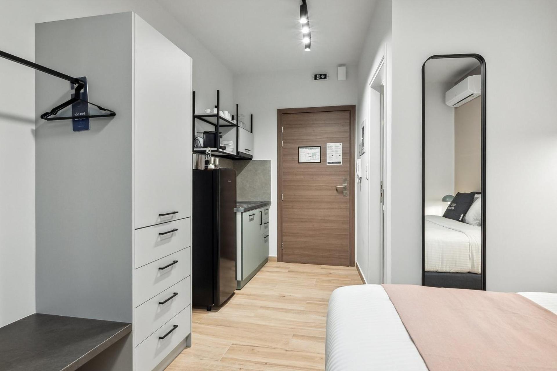 Limehome Athens Solonos City Center Екстер'єр фото