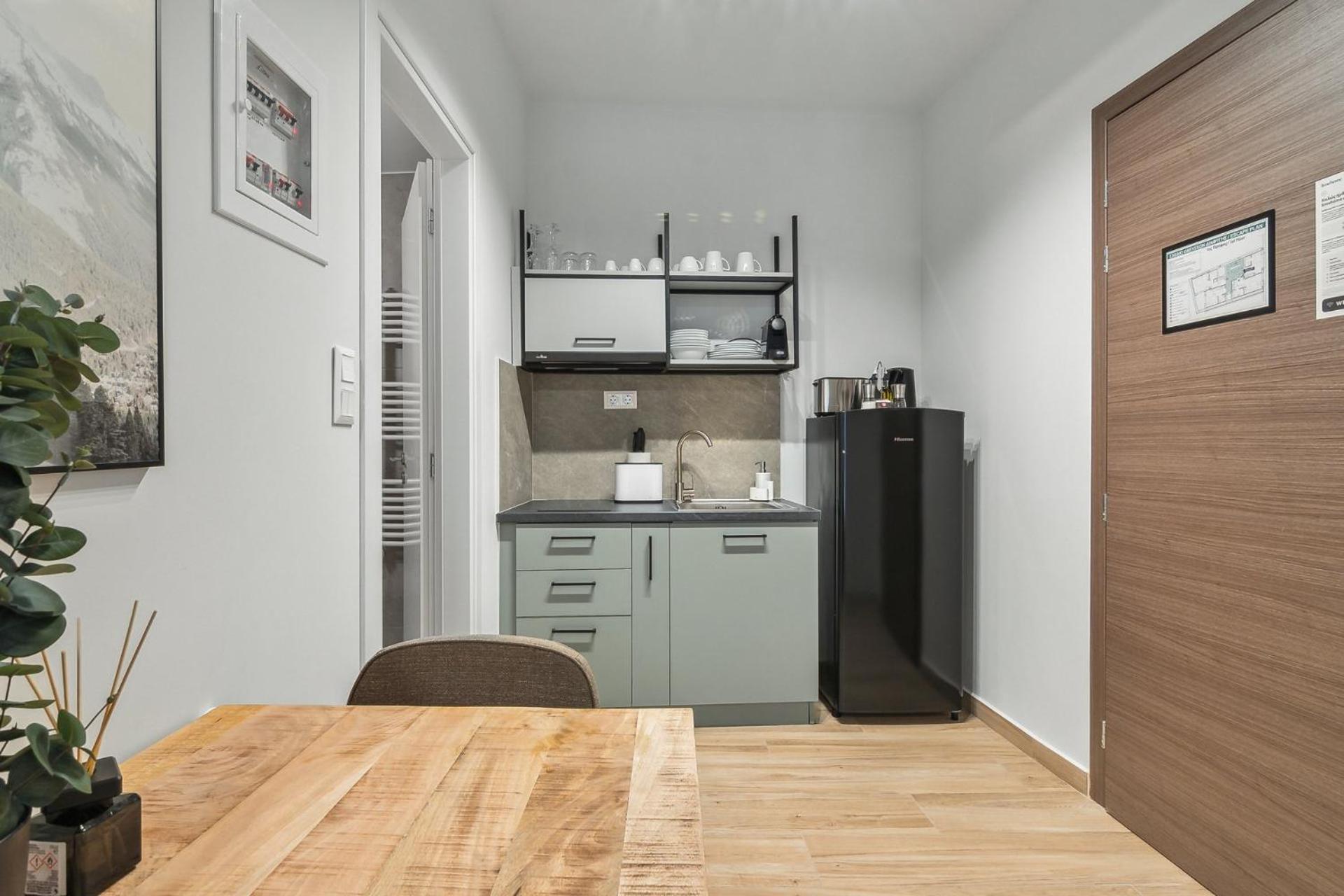Limehome Athens Solonos City Center Екстер'єр фото
