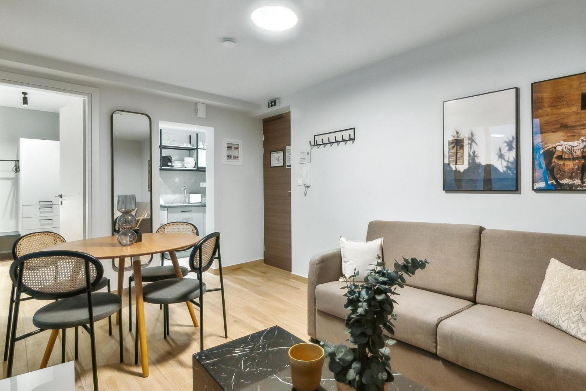 Limehome Athens Solonos City Center Екстер'єр фото